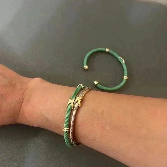 Mint green and gold enamel bracelet - Picture 3 of 3